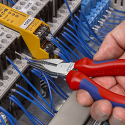 Knipex 08 25 145 Szczypce uniwersalne z ostro zakończonymi szczękami