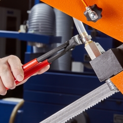 Knipex 10 99 I220 Szczypce do obejm z uchem