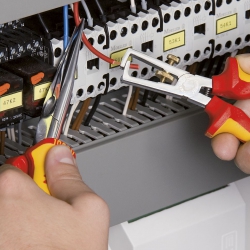 Knipex 11 06 160 Szczypce do ściągania izolacji VDE