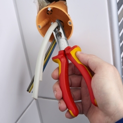 Knipex 13 46 165 Szczypce do ściągania izolacji VDE