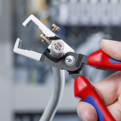 Knipex 13 62 180 StriX Szczypce do ściągania izolacji z obcinakiem do kabli