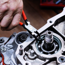 Knipex 44 31 J22 Szczypce do pierścieni osadczych sprężynujących