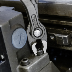 Knipex 82 02 150 TwinGrip Szczypce z funkcją chwytu od czoła i z boku